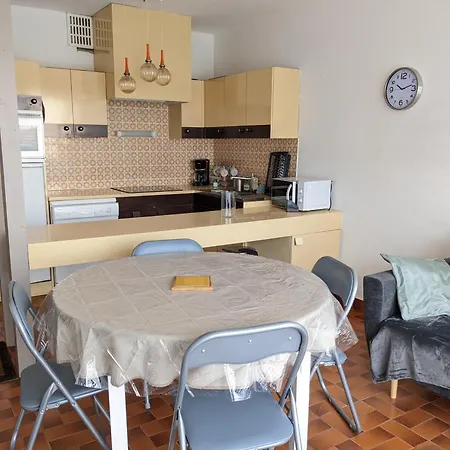 T3 Spacieux Climatise - 5 Pers - Pres Plage, Centre & Animations - Parking Prive - Fr-1-797-22 Apartment *